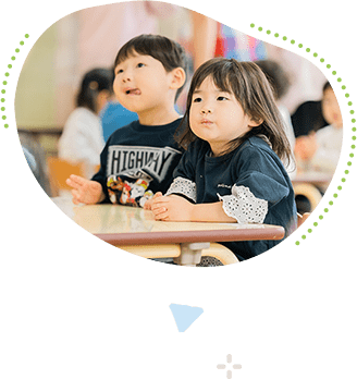 学業と両立しながら働く学生